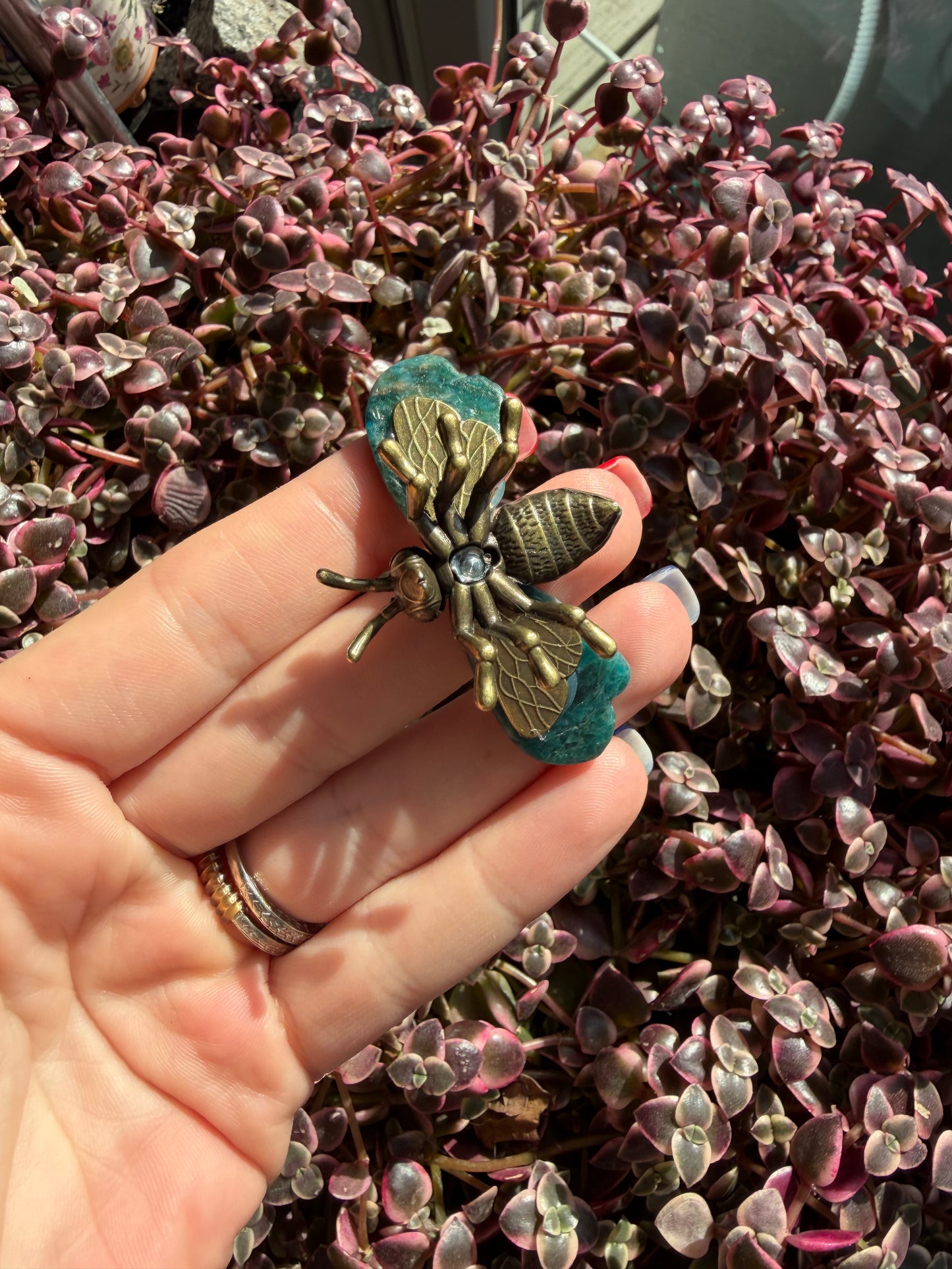 Blue appetite bee