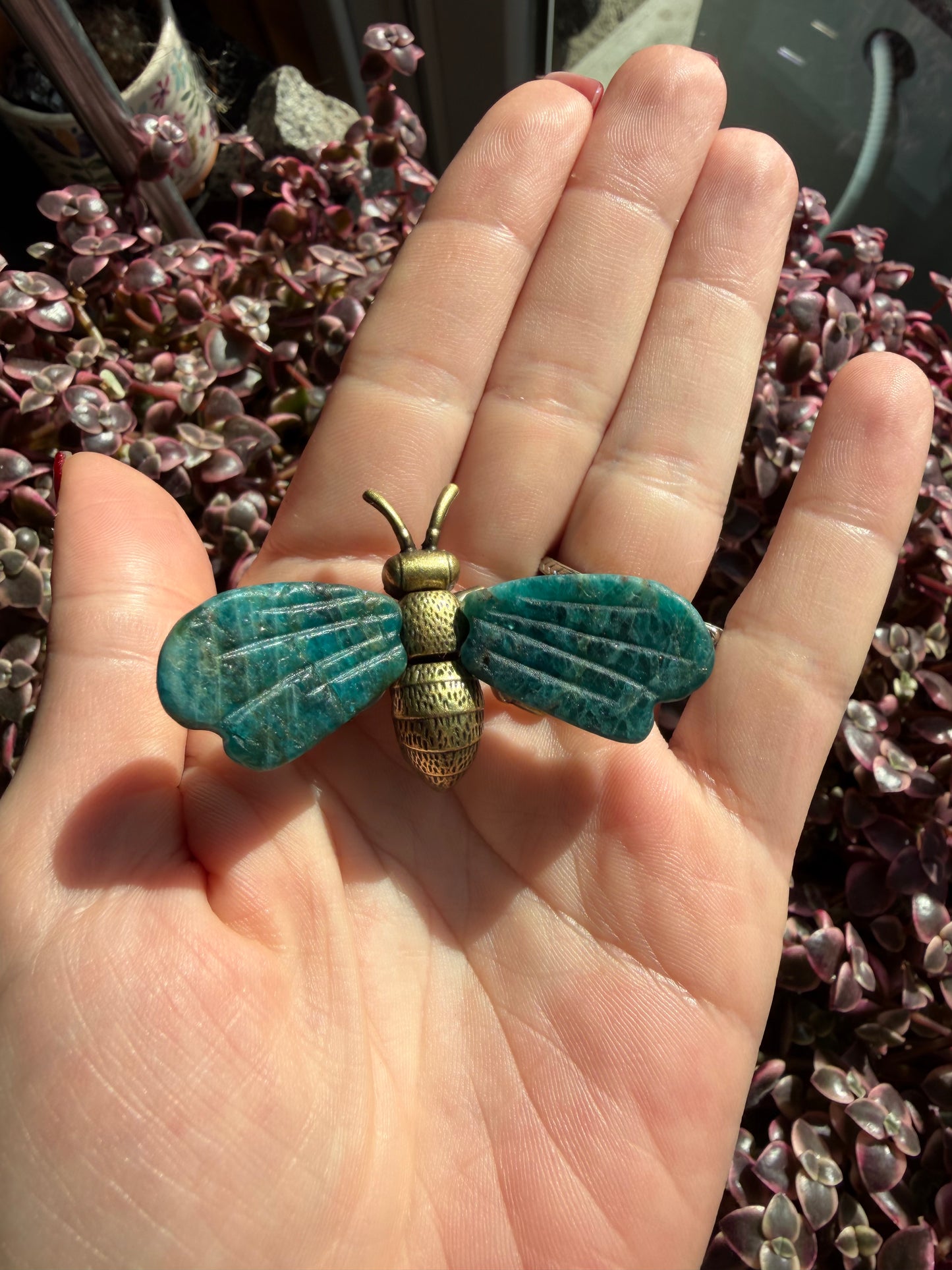 Blue appetite bee